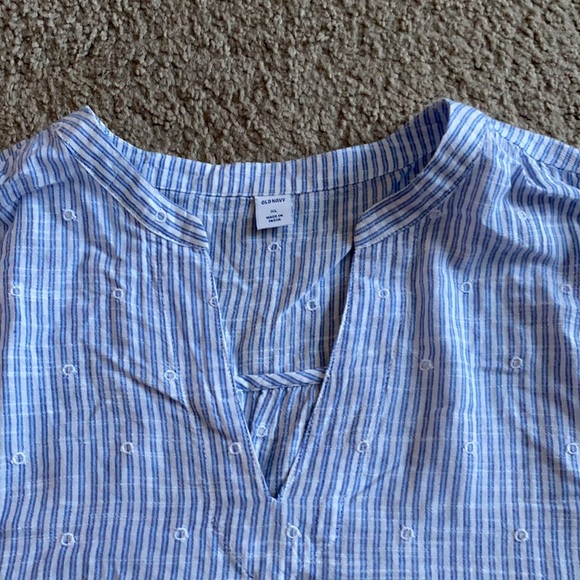 Old Navy Pinstripe Cotton Top - Picture 5 of 6